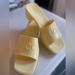 Gucci yellow rubber slides